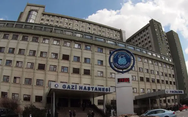 son-dakika-gazi-universitesi-hastanesi-muduru-muammer-zeki-sahnaoglu-makaminda-bicakli-saldiriya-ugradi-1626262418850.jpg