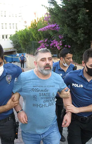 İstanbul'da 'gürültü kavgası' kanlı bitti! Yaşlı kadın gözünden vuruldu