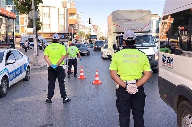 81 ilde 42 bin 313 personel ile koronavirüs denetimi