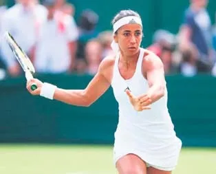 Çağla Büyükakçay erken veda etti