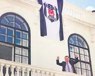 Büyükelçilik binasına Beşiktaş bayrağı