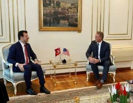 İmamoğlu komik duruma düştü: Aaa..Okey, I’m okey