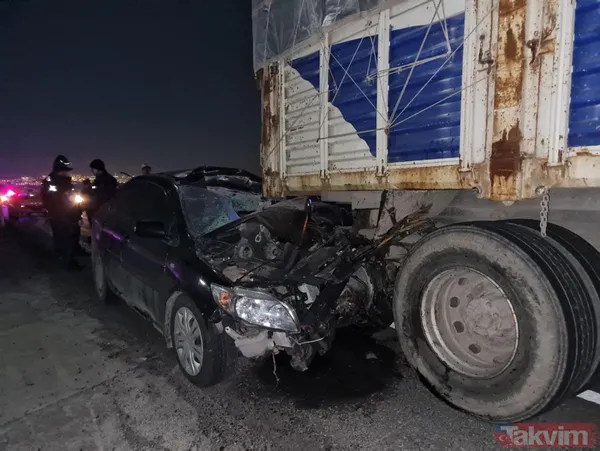 Tekirdağ'da feci kaza! Arkadan çarptığı kamyona saplanan otomobil metrelerce sürüklendi: Sürücü ağır yaralı - 13