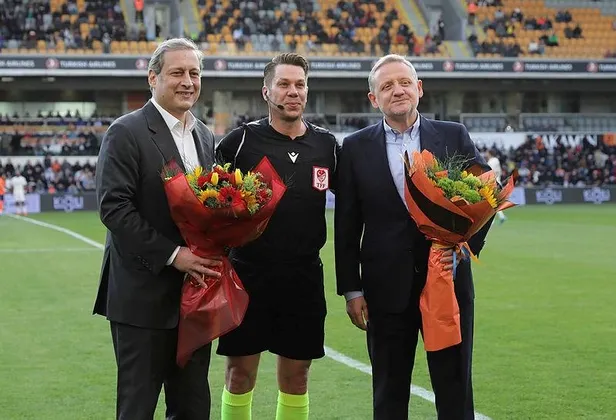 basaksehirde-sessiz-aksam-basaksehir-0-0-galatasaray-mac-sonucu-ozet-1651946948924.jpeg Başakşehir'de sessiz akşam! (Başakşehir 0-0 Galatasaray | MAÇ SONUCU ÖZET)-5