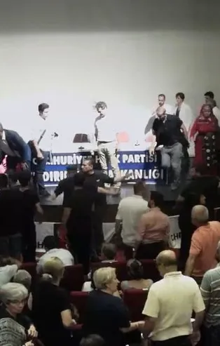 Canan Kaftancıoğlu'nun katıldığı CHP Bursa toplantısında yumruklar konuştu