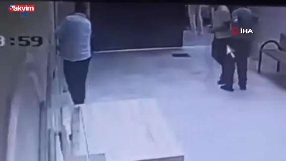 Mersin’de müezzine bıçaklı saldırı kamerada