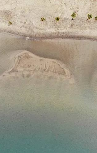 Muğla Akyaka'da deniz suyu 40 metre içeri çekildi