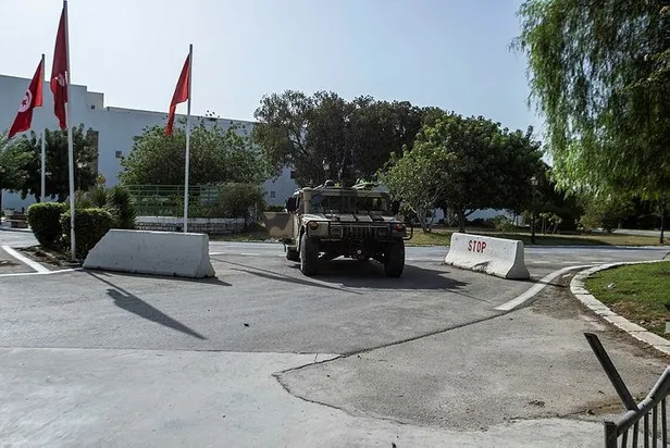 SON DAKİKA: Tunus'taki Al Jazeera ofisine darbe baskını: İlk kan aktı-8