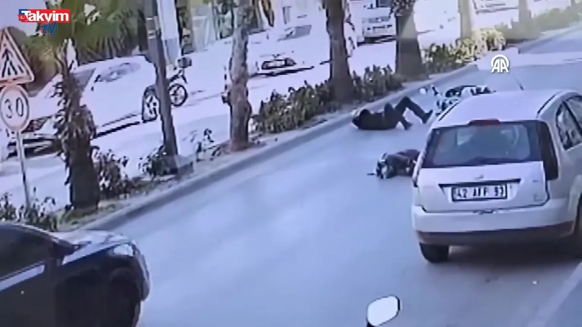 Devrilen motosikletin sürücüsü yaralandı: O anlar kamerada