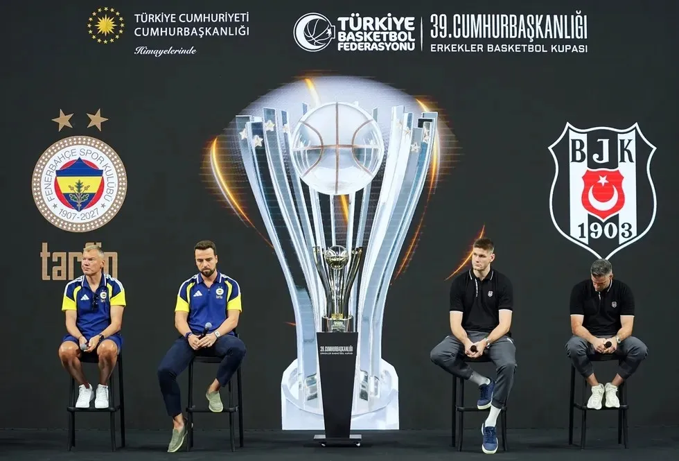 39-erkekler-cumhurbaskanligi-kupasinda-dev-derbi-fenerbahce-besiktas-karsi-karsiya-1790096807600.jpeg Canlı Anlatım: 39. Erkekler Cumhurbaşkanlığı Kupası'nda dev derbi! Fenerbahçe Tarfin-Beşiktaş karşı karşıya-3