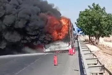 Şanlıurfa’da toplu taşıma otobüsü yandı