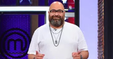 Somer Sivrioğlunun kızı ve oğlu gözlerden uzaktı! Masterchefte Soğanın kabuğunun soyulmasını yeni öğrendi dediği oğlu...