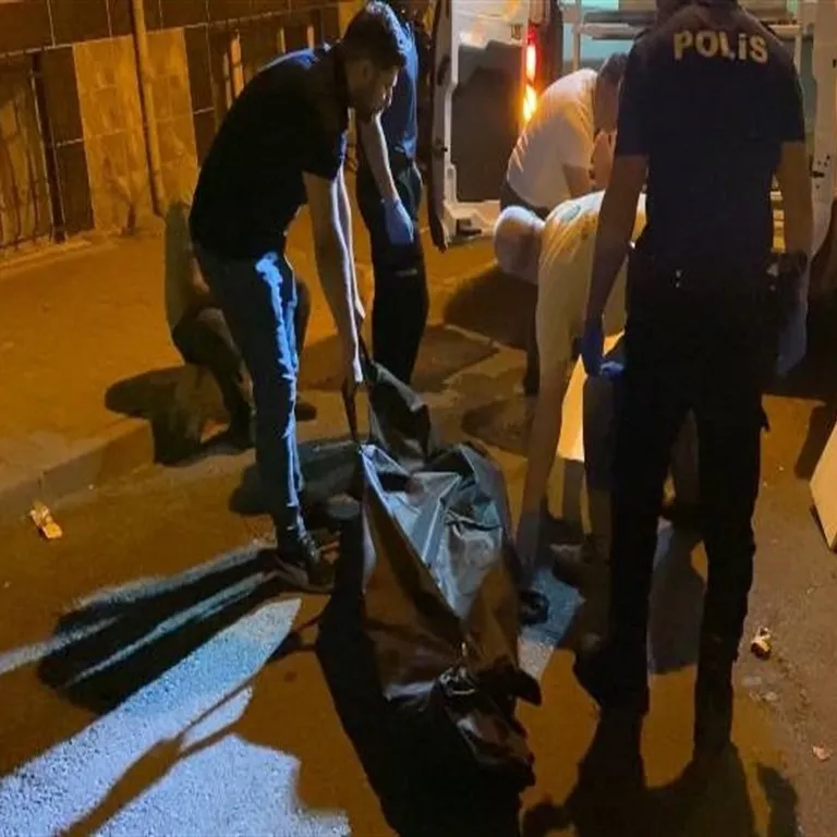 İstanbul’da balkonda erkek cesedi bulundu!