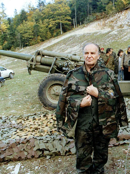 tbmm-baskani-mustafa-sentop-vefatinin-18-yilinda-aliya-izzetbegovici-andi-onurlu-mucadelesi-asla-unutulmayacaktir-1634640607661.jpg Bosna Hersek'in ilk Cumhurbaşkanı Aliya İzzetbegoviç vefatının 18. yılında anıldı! İnançlı ve savaşçı bir karakter...-3