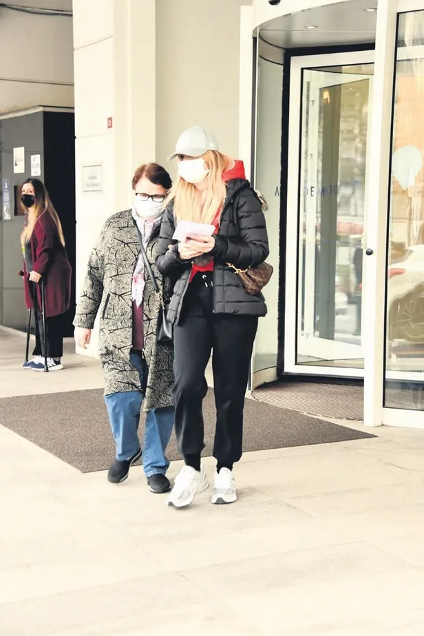 alisandan-buse-varolla-ikinci-baharinizi-mi-yasiyorsunuz-sorusuna-ilginc-cevap-1648061493661.jpeg Alişan'dan 'Buse Varol’la ikinci baharınızı mı yaşıyorsunuz?' sorusuna ilginç cevap!-10