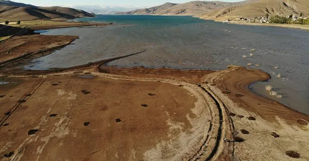 Bayburt’ta kuraklık nedeniyle baraj yaklaşık 20 metre çekildi