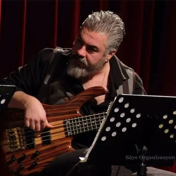 Ünlü müzisyen ve söz yazarından acı haber! Otomobili şarampole uçtu! Sanat dünyası yasta!-5