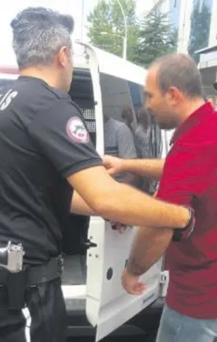 Otobüs sapığı kaçamadı