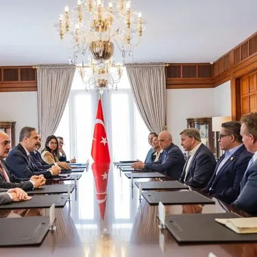 Dışişleri Bakanı Hakan Fidan, Mike Rogers, Smith ve beraberindeki üyeleri Ankara’da kabul etti