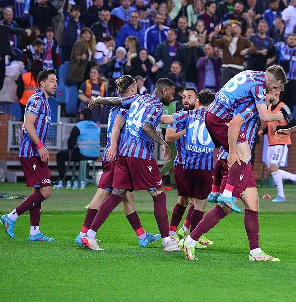 mutlu-son-icin-geri-sayimda-trabzonspor-ozlem-duydugu-sampiyonluga-cok-yakin-1649113561710.jpeg