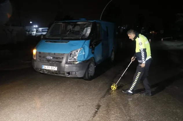 Adana'da panelvanın çarptığı yaya öldü