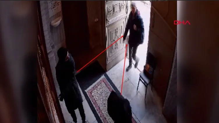 Kiliseye saldırı! (Videolu) Katillerin kiliseye giriş anları... Tuncer Murat Cihan'a kapıyı açtırıp, infaz ettikleri an kamerada!