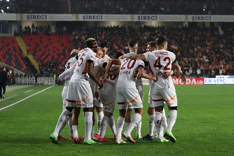 Galatasaray'ın yıldızı Victor Osimhen için 100 milyon euro! - 1