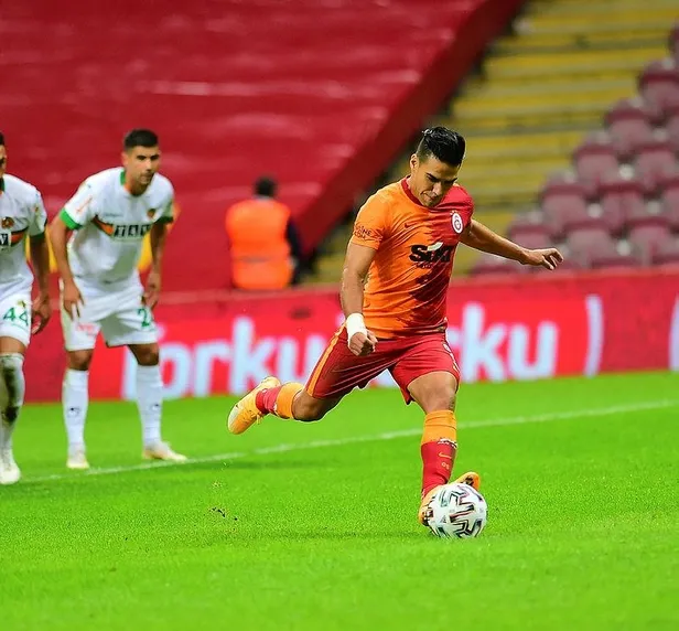 falcao-ile-ilgili-bomba-iddia-galatasaraydan-ayriliyor-1606934293732.jpeg Falcao ile ilgili bomba iddia! Galatasaray'dan ayrılıyor...-4