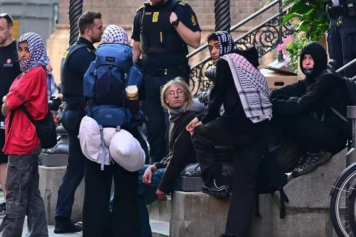 Greta Thunberg Gazze protestosunda gözaltına alındı-2