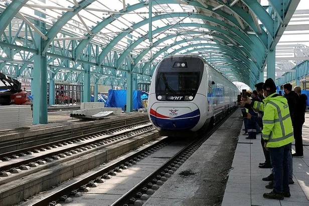 SON DAKİKA: Bakan Karaismailoğlu Ankara-Sivas hızlı trende tarih verdi: Haziran ayında hizmete sunacağız-2