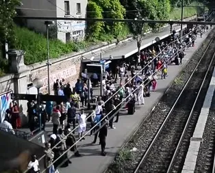 Grev Fransa’yı vurdu, Paris’te hayat durdu