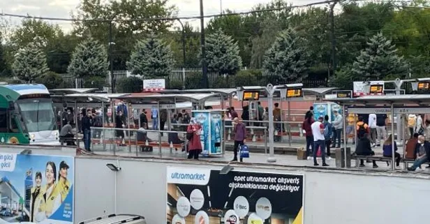 İstanbul'da toplu taşımada yoğunluk! Trafik durma noktasına geldi vatandaşlar tepkili