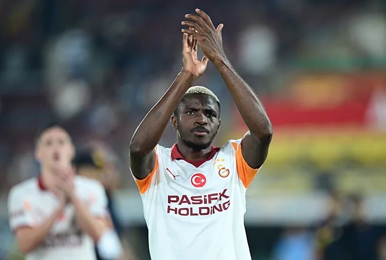 Victor Osimhen haftalar sonra sahada