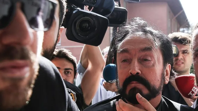 Adnan Oktar ve örgüt yöneticilerine hapis cezası-2