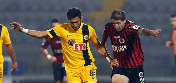 Sarı’nın yanına ne gelecek Kırmızı mı Lacivert mi?