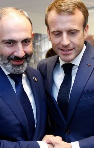 Gardaş Azerbaycan'dan ağır darbe yiyen Ermeni Paşinyan ve akıl hocaları ateşkes istemek zorunda kaldı