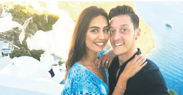 Mesut Özil ve eşi Amine Gülşe Alaçatı’daki villalarında Ege’nin tadını çıkarıyor...