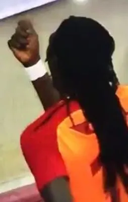 Gomis'ten para haberlerine tepki