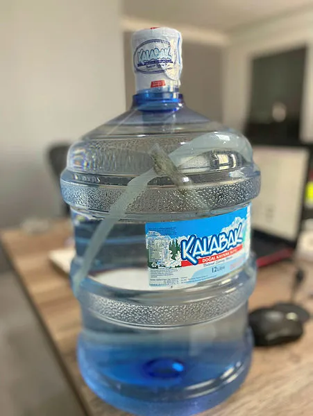 Bu kadarına da pes diyeceğiniz bir olay! CHP'li Eskişehir Belediyesi'ne bağlı su tesisinde şok! Damacanadan hortum çıktı!-3