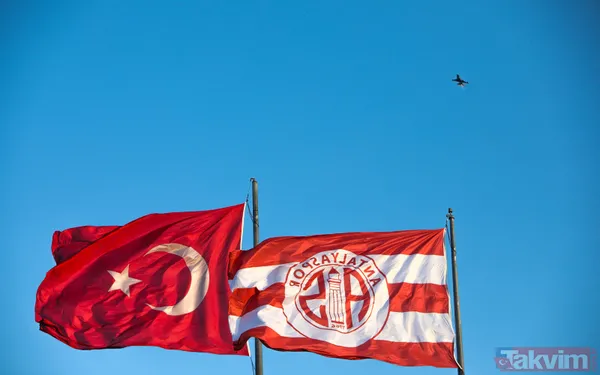 SoloTürk Antalya'da 29 Ekim için uçtu! Muhteşem görüntüler - 8