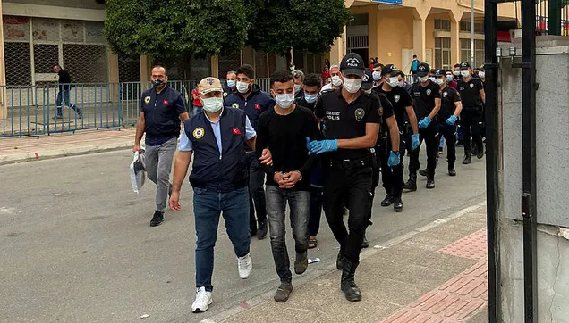 Mersin'de DEAŞ operasyonu: 14 gözaltı