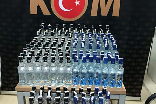 Bitlis'te 703 şişe sahte içki ele geçirildi!