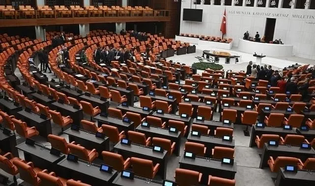 calisma-hayatiyla-ilgili-duzenlemeler-iceren-kanun-teklifi-komisyonda-kabul-edildi-1705591782195.jpeg Çalışma hayatıyla ilgili düzenlemeler içeren kanun teklifi komisyonda kabul edildi-2