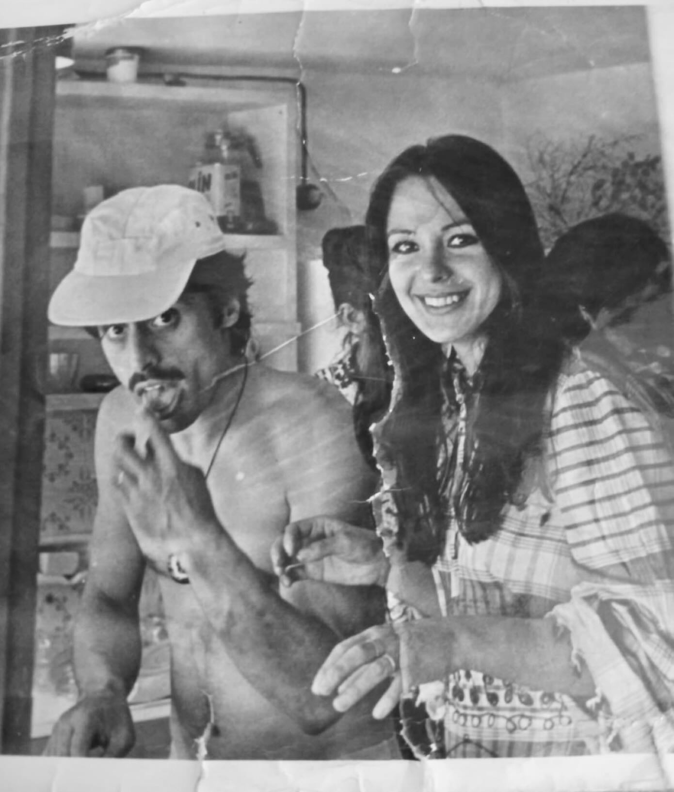 Aşkları yarım asrı aştı: Şevket Altuğ eşiyle gençlik fotoğrafını paylaştı! Meğer Süt Kardeşler'in güzeliyle... - 6