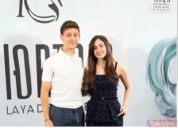 Romantik Detay Sosyal Medyada Paylaşıldı Saha İçindeki Başarısıyla Adından Söz Ettiren Arda Güler, Bu Kez Özel Hayatındaki Bir Ayrıntıyla Gündeme Geldi. Takım...