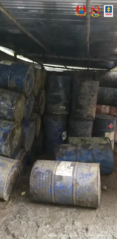 kolombiyada-10-ton-uyusturucu-ele-gecirildi-1637745001187.jpg Kolombiya'da 10 ton uyuşturucu ele geçirildi-4