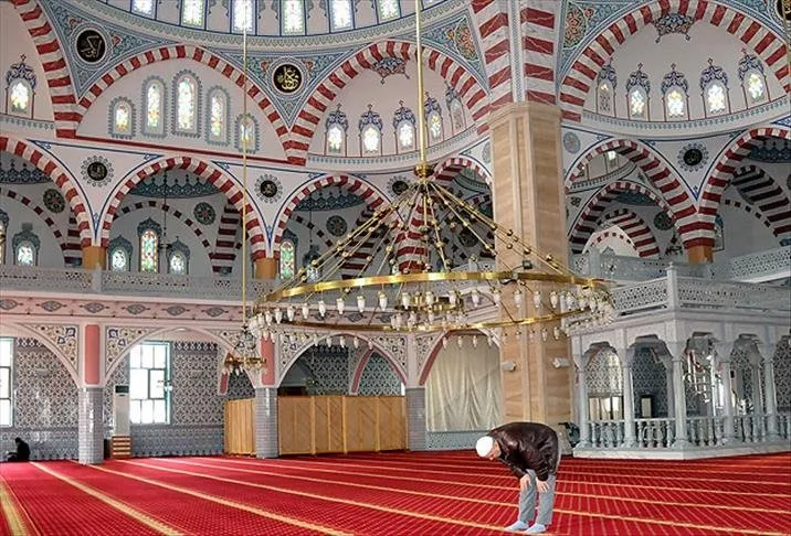 diyanet-18-nisan-hutbesini-yayinladi-iste-bu-haftaki-cuma-hutbesi-konusu-1744920111944.jpg