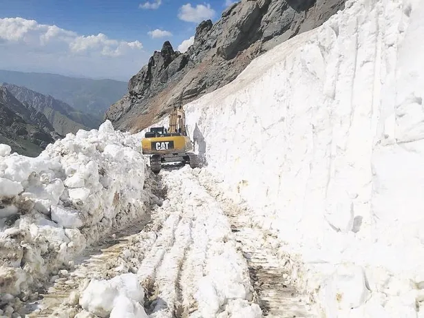 Titanik enkazına turist taşıyan denizaltı kayboldu!-4