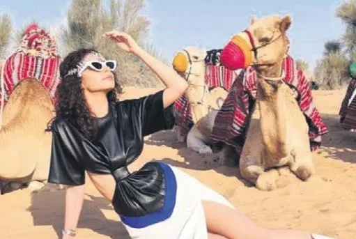 Özcan Deniz ve eşi Samar Dadgar’ın balayı pozlarını beğeni yağdı