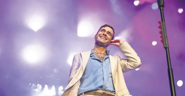 Mert Demir'in annesi müstakbel gelini Serenay Sarıkaya’yı yere göğe sığdıramadı!